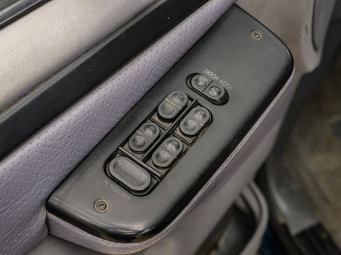 Used 1997 Ford F350 XLT image 42