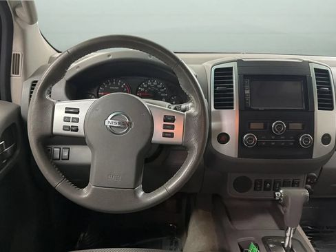 Used 2017 Nissan Frontier SV w/ SV Value Truck Package RWD image 10