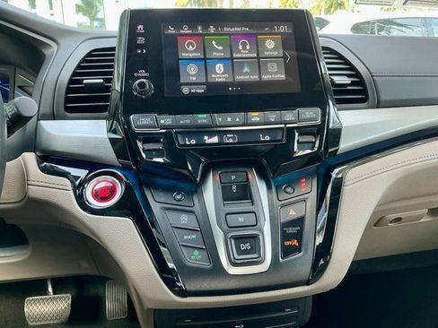 Certified 2022 Honda Odyssey Touring image 28