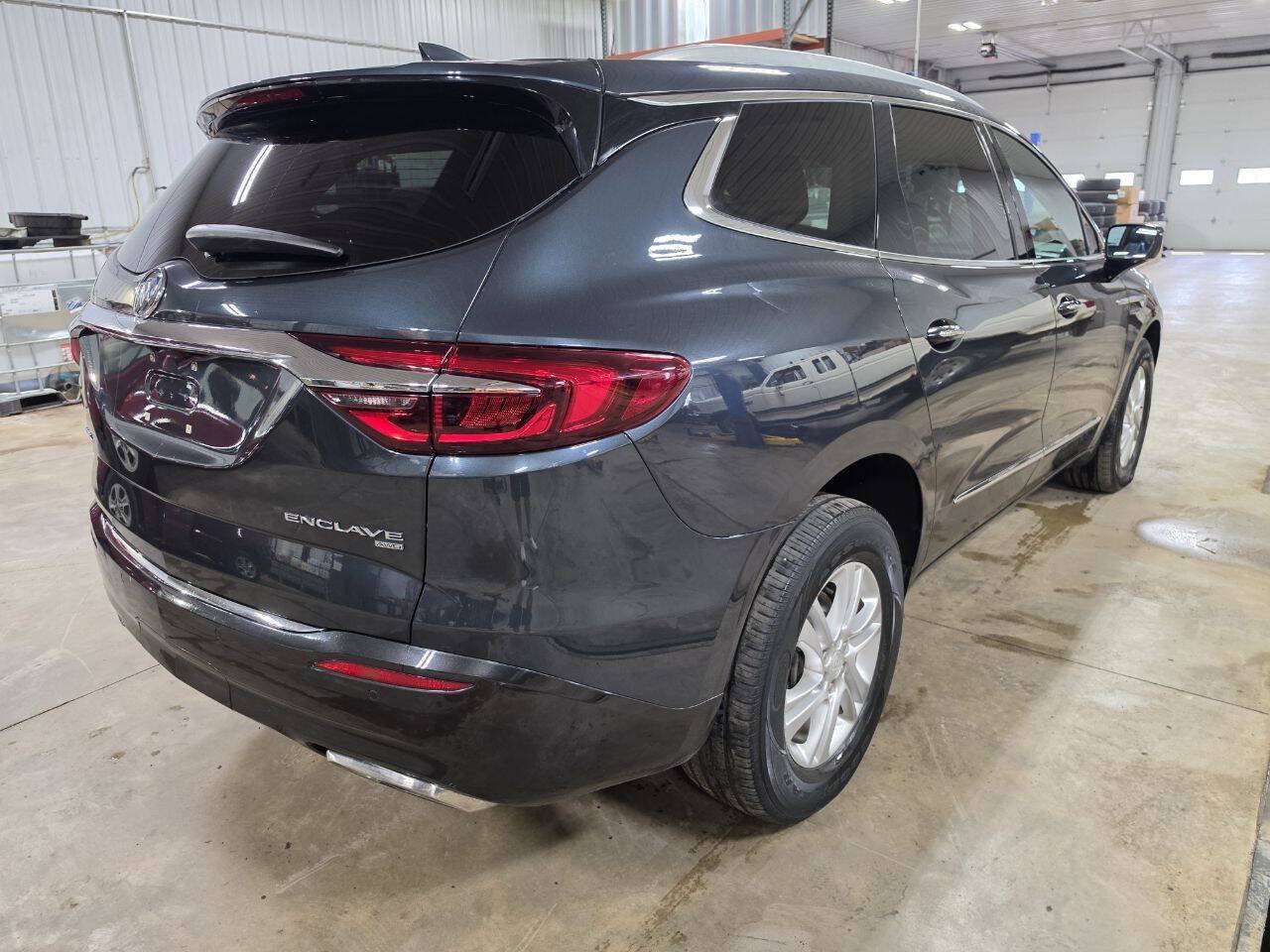 Used 2018 Buick Enclave Essence AWD/4WD image 8