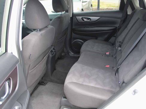 Used 2016 Nissan Rogue SV w/ SV Premium Package FWD image 10