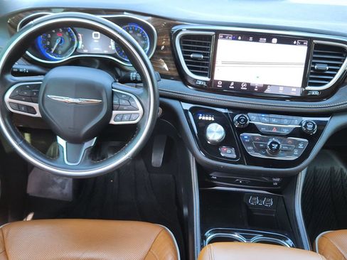 Used 2021 Chrysler Pacifica Pinnacle AWD/4WD image 10