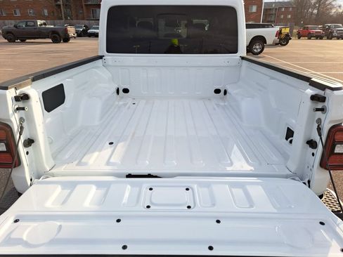 New 2026 Jeep Gladiator Sport AWD/4WD image 6