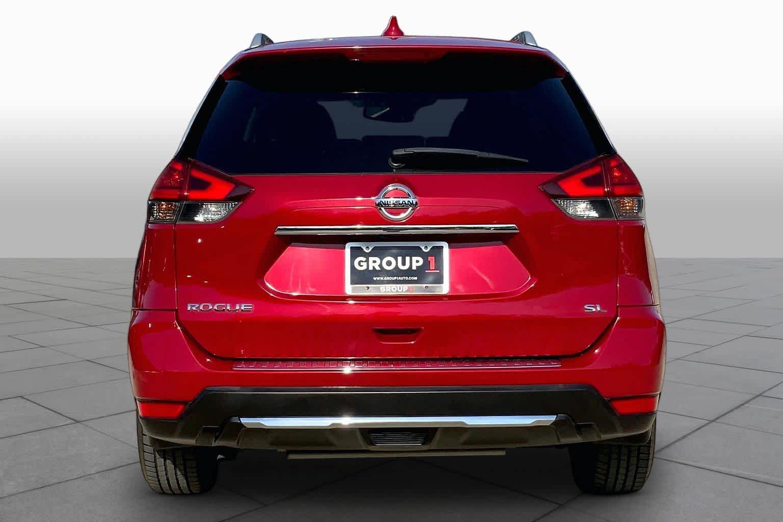Used 2017 Nissan Rogue SL w/ SL Premium Package FWD image 5