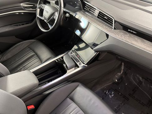 Used 2024 Audi Q8 e-tron Premium Plus AWD/4WD image 15