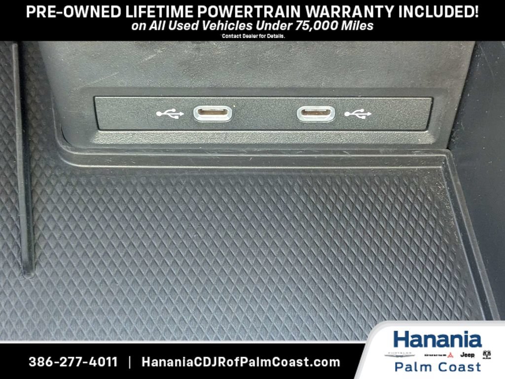Used 2025 Volkswagen Atlas SE AWD/4WD image 24