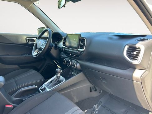 Used 2025 Hyundai Venue SEL FWD image 26