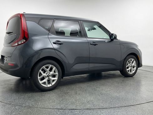 Used 2025 Kia Soul LX w/ LX Technology Package FWD image 9
