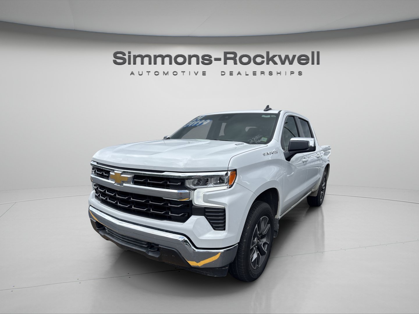 Used 2024 Chevrolet Silverado 1500 LT AWD/4WD image 7