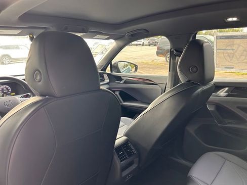 New 2026 Volkswagen Tiguan SE R-Line image 18