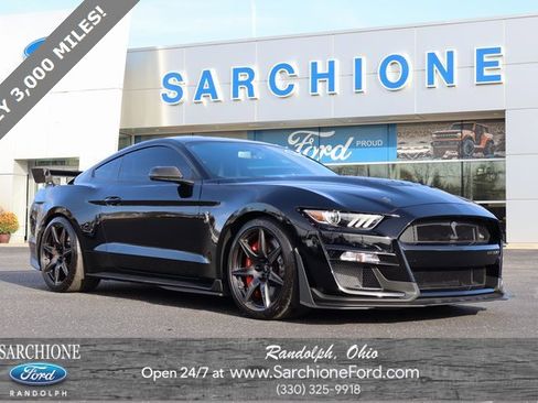 Used 2022 Ford Mustang Shelby GT500 w/ Carbon Fiber Track Pack image 1