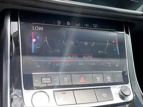 Used 2020 Audi Q8 Premium Plus w/ Premium Plus Package AWD/4WD image 33