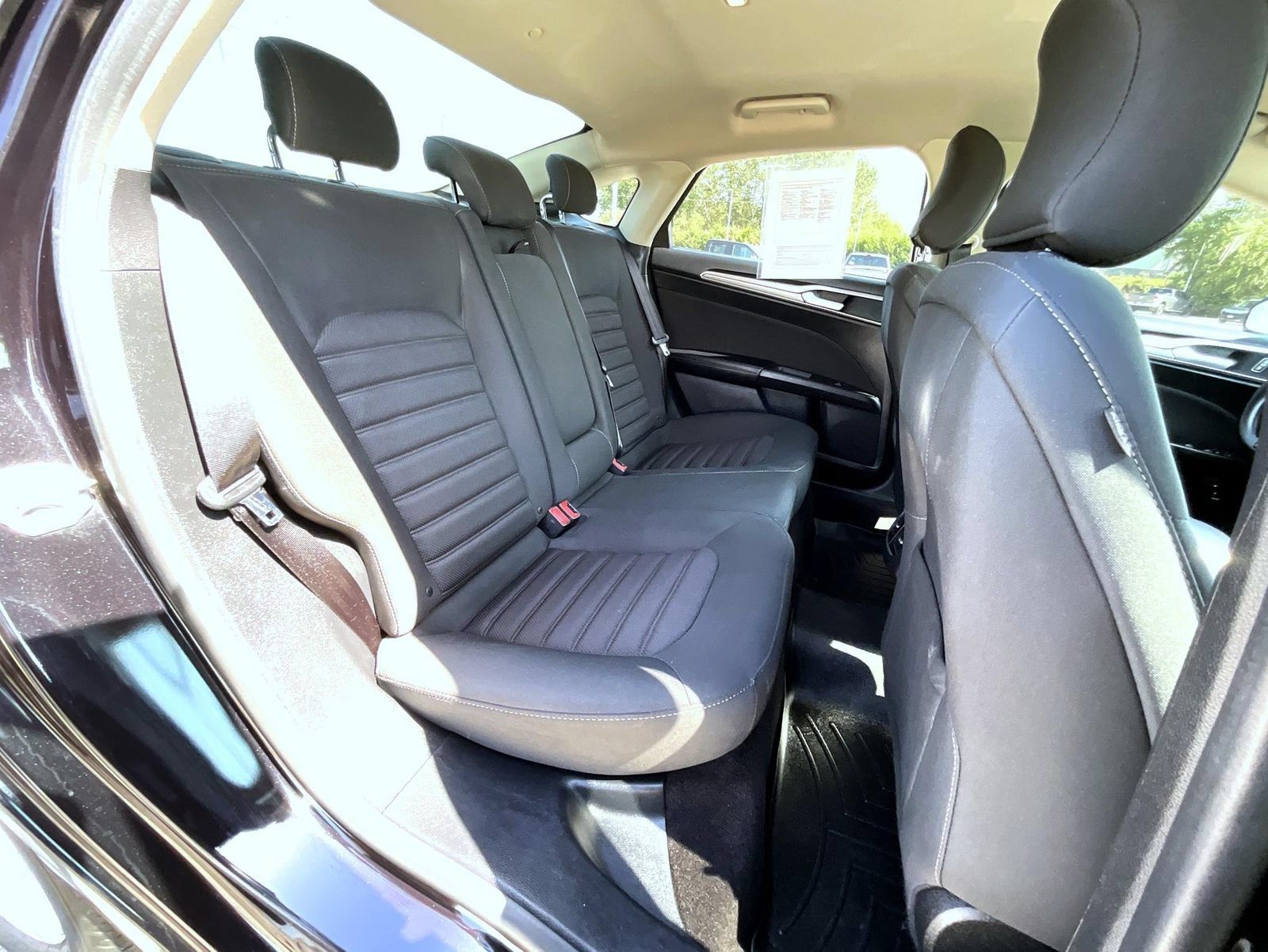 Used 2019 Ford Fusion SE FWD image 20