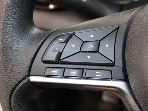 Used 2025 Nissan Sentra SV FWD image 19