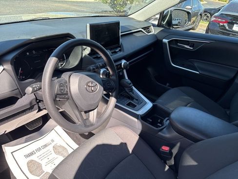 Used 2025 Toyota RAV4 XLE w/ Convenience Package image 11
