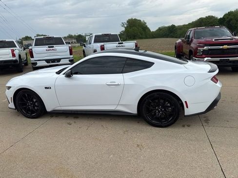 Used 2024 Ford Mustang GT Premium RWD image 4