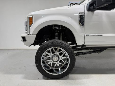 Used 2017 Ford F250 Platinum w/ Platinum Ultimate Package image 10