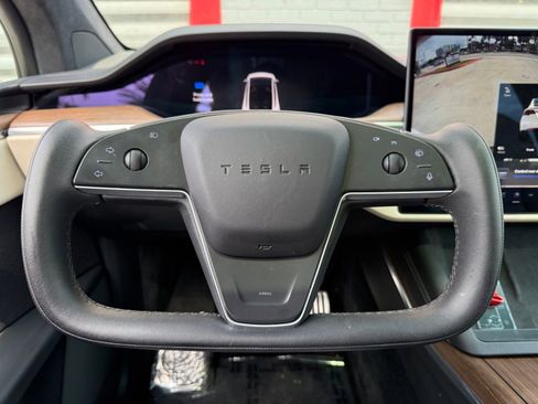 Used 2022 Tesla Model X AWD/4WD image 17