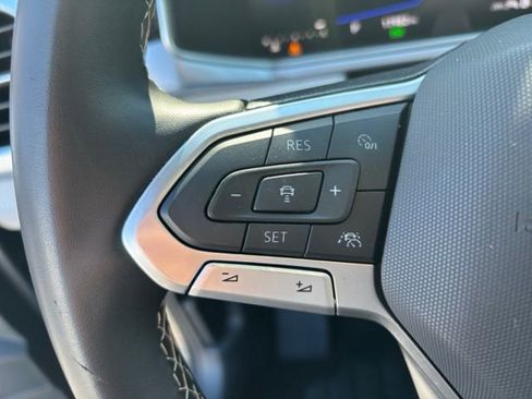 Certified 2025 Volkswagen Taos SE w/ Panoramic Sunroof Package image 20