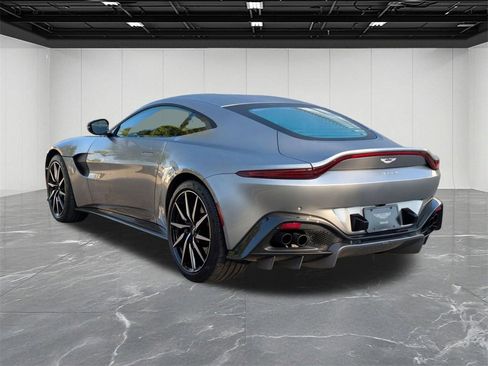 Used 2019 Aston Martin V8 Vantage Coupe image 3