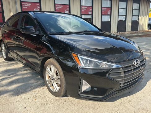 Used 2019 Hyundai Elantra Value Edition FWD image 3