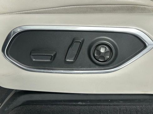 Used 2022 Jeep Wagoneer Series I w/ Convenience Group I AWD/4WD image 32