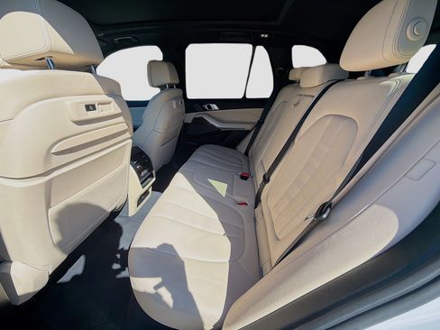 Used 2022 BMW X5 M50i w/ Executive Package AWD/4WD image 20