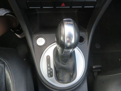 Used 2012 Volkswagen Beetle Turbo FWD image 18