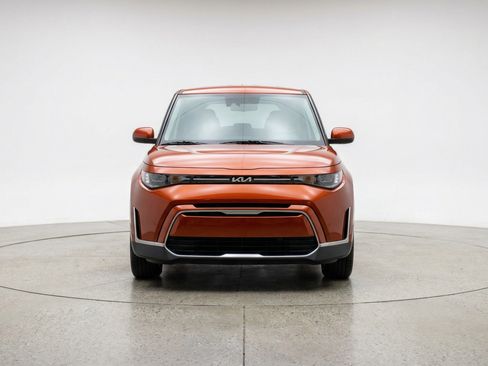 Used 2025 Kia Soul LX w/ LX Technology Package FWD image 2