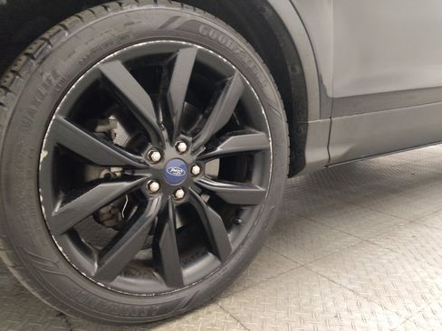 Used 2017 Ford Escape SE w/ Equipment Group 201A AWD/4WD image 31
