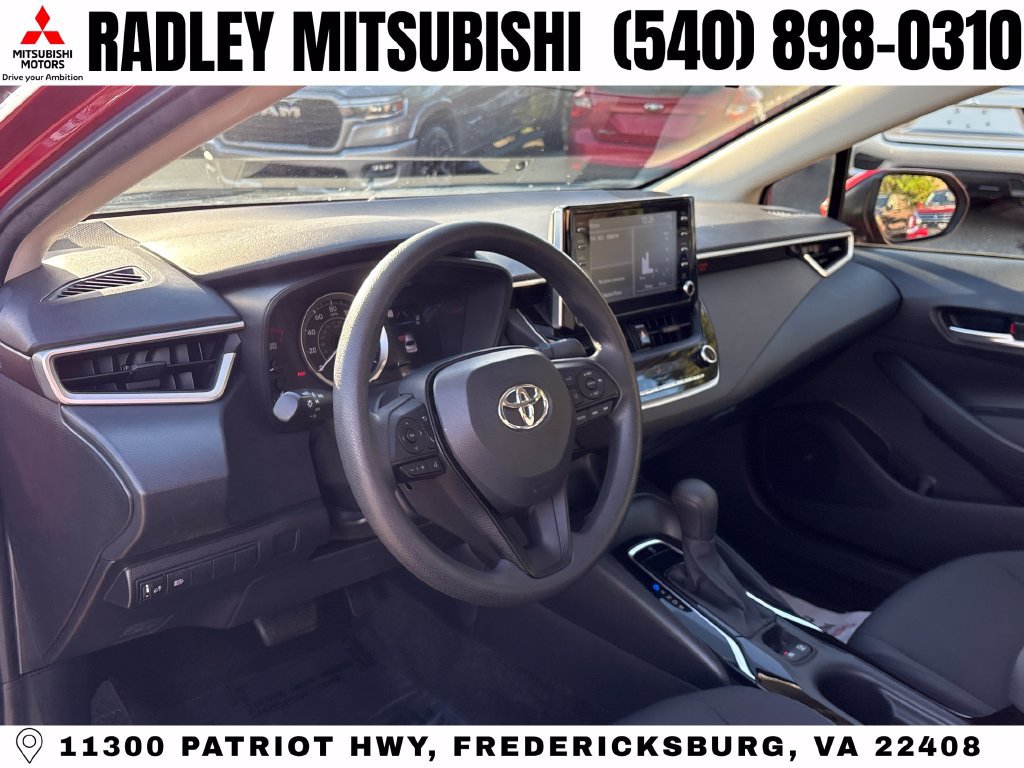 Used 2020 Toyota Corolla LE FWD image 4