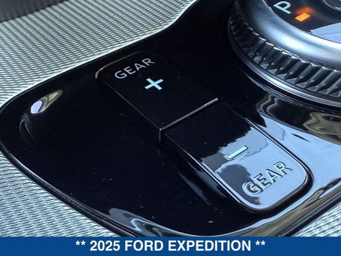 New 2025 Ford Expedition Active image 36
