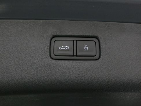 Used 2022 Genesis GV80 3.5T Prestige Signature w/ Winter Weather Package image 14