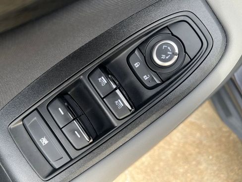 Used 2025 Subaru Outback Premium AWD/4WD image 14