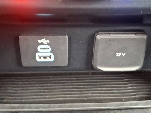 Used 2023 Ford F250 Lariat w/ Chrome Package image 29