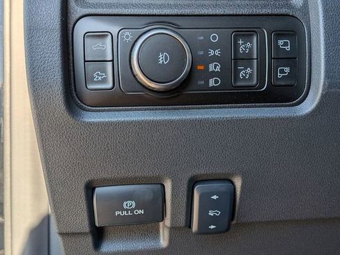 New 2026 Ford F250 Lariat w/ Black Appearance Package image 30