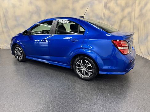 Used 2017 Chevrolet Sonic LT w/ Convenience Package image 4