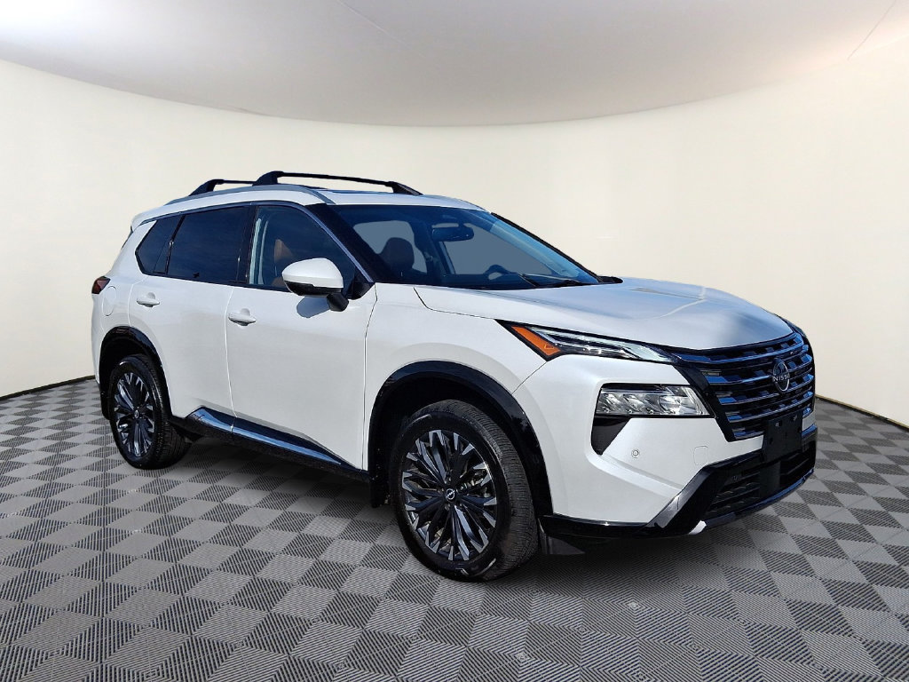 Used 2025 Nissan Rogue Platinum AWD/4WD image 1
