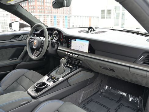 Certified 2024 Porsche 911 GT3 image 16