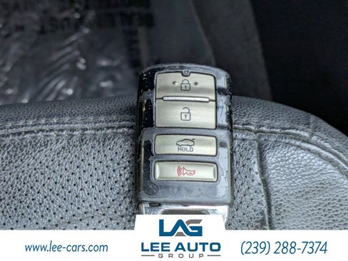 Used 2016 Kia Cadenza Premium image 28