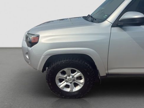 Used 2019 Toyota 4Runner SR5 AWD/4WD image 21