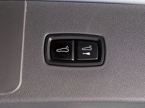 Certified 2022 Porsche Cayenne Turbo AWD/4WD image 40