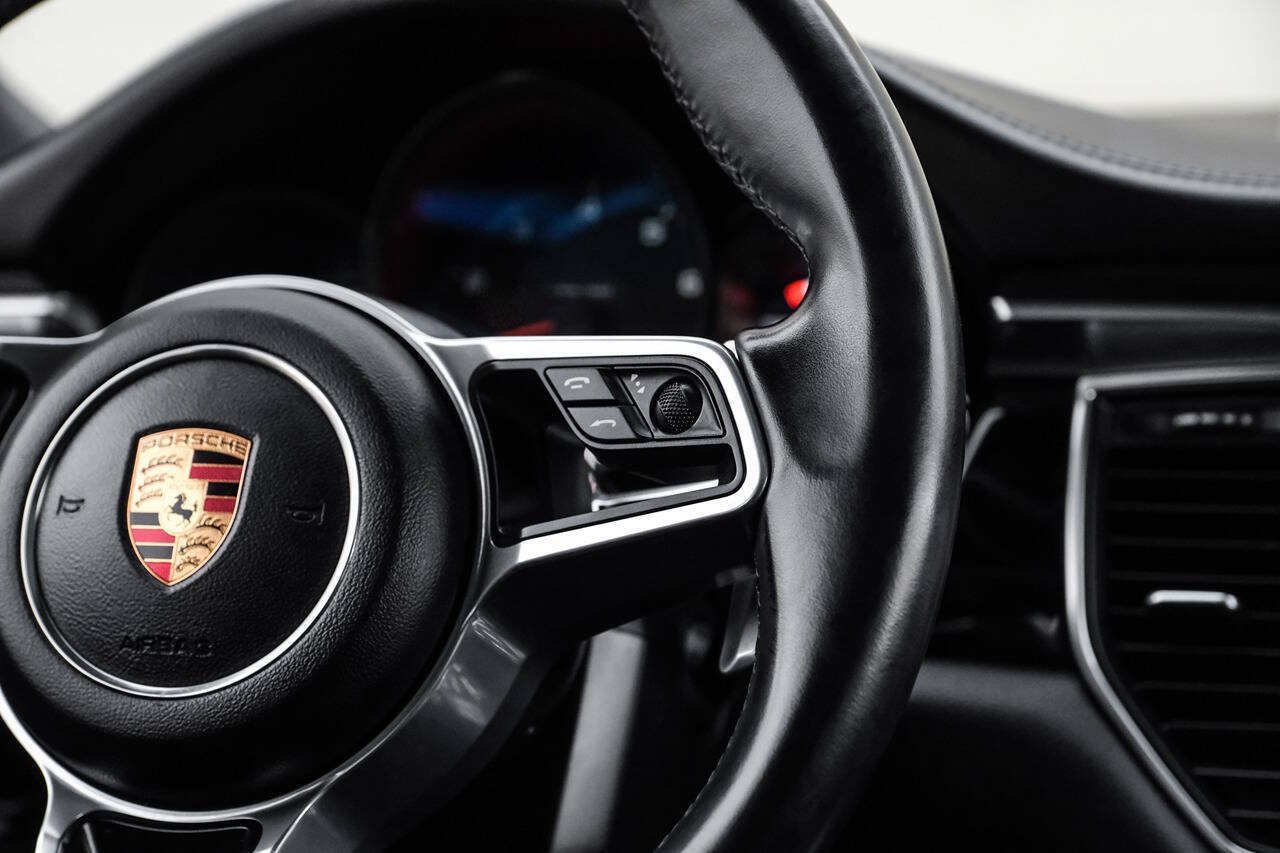 Used 2018 Porsche Macan w/ Premium Package Plus AWD/4WD image 21