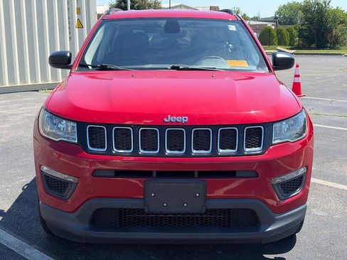 Used 2018 Jeep Compass Sport FWD image 2