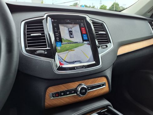 Certified 2024 Volvo XC90 B6 Plus AWD/4WD image 32