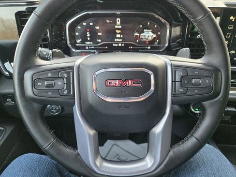 Used 2025 GMC Sierra 1500 Elevation image 23