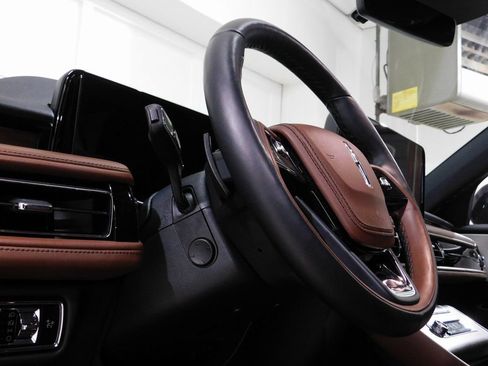 Used 2025 Lincoln Aviator Reserve w/ Equipment Group 201A image 38