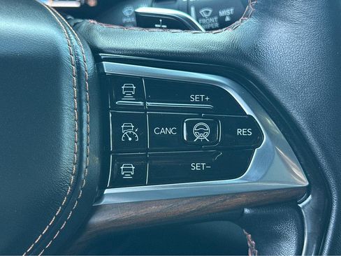 Used 2022 Jeep Grand Cherokee Summit w/ Advanced Protech Group IV image 23