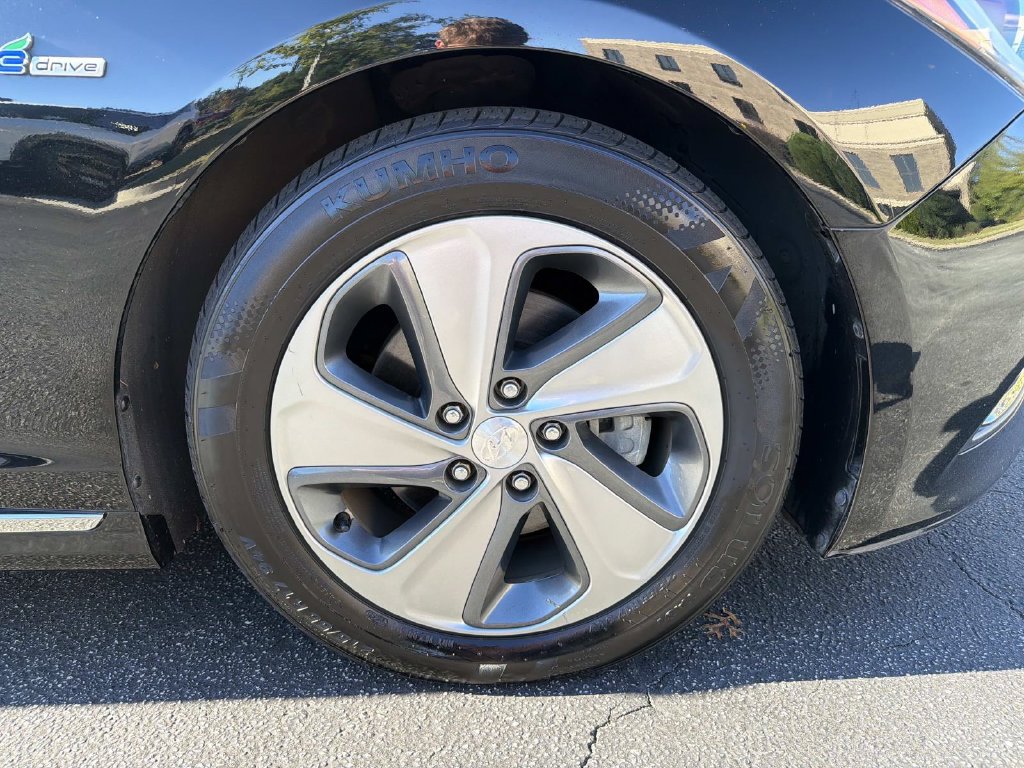 Used 2016 Hyundai Sonata Limited w/ Option Group 02 FWD image 32