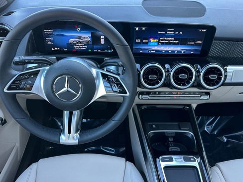 New 2026 Mercedes-Benz GLB 250 image 25